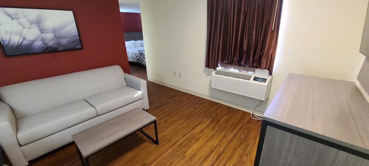 Red Roof Inn & Suites Cornelius - Lake Norman Екстериор снимка