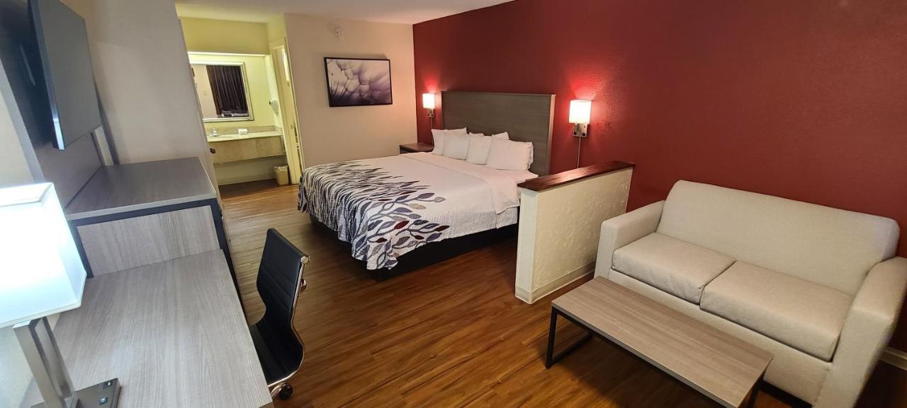 Red Roof Inn & Suites Cornelius - Lake Norman Екстериор снимка