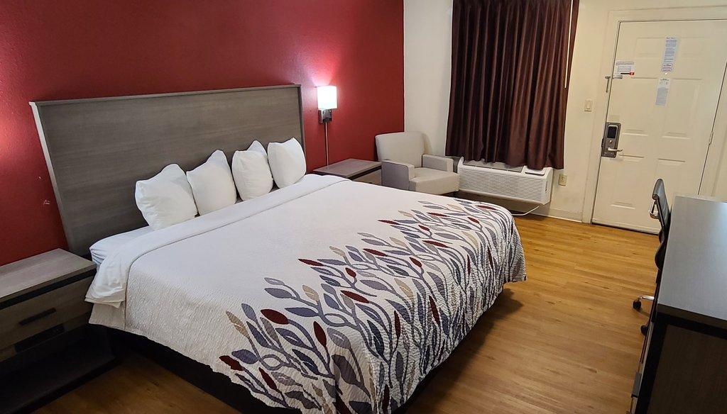 Red Roof Inn & Suites Cornelius - Lake Norman Екстериор снимка