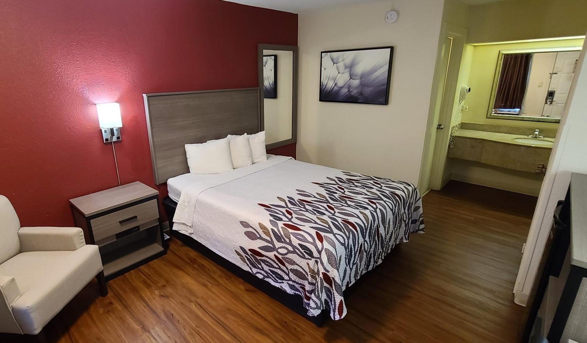 Red Roof Inn & Suites Cornelius - Lake Norman Екстериор снимка