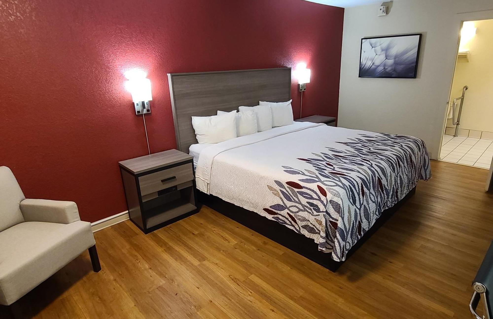 Red Roof Inn & Suites Cornelius - Lake Norman Екстериор снимка