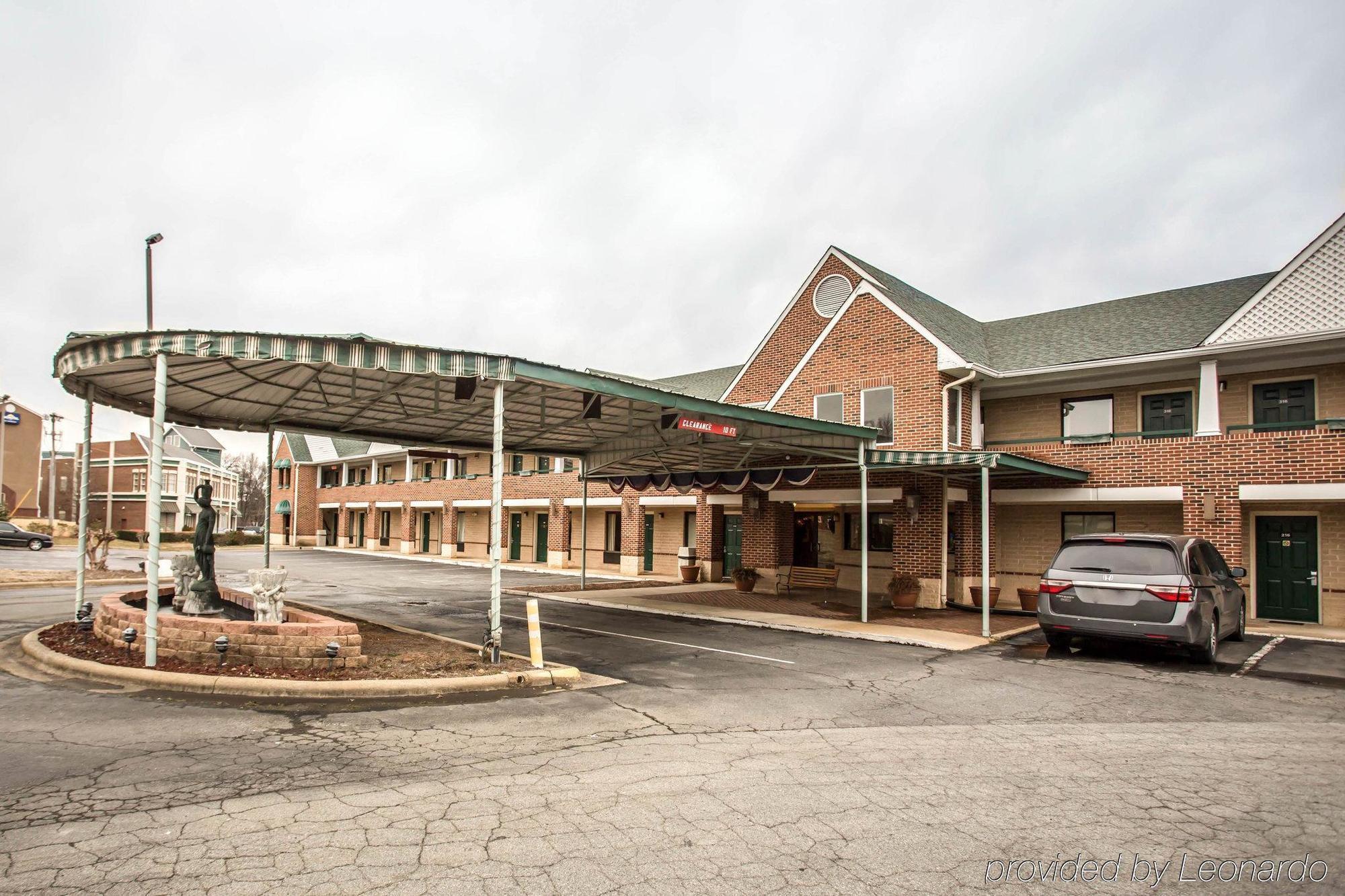 Red Roof Inn & Suites Cornelius - Lake Norman Екстериор снимка